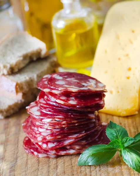 Salame e queijo — Fotografia de Stock