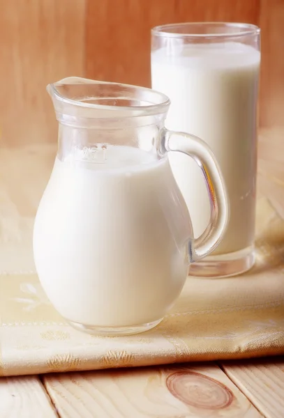 Jarra de leche —  Fotos de Stock