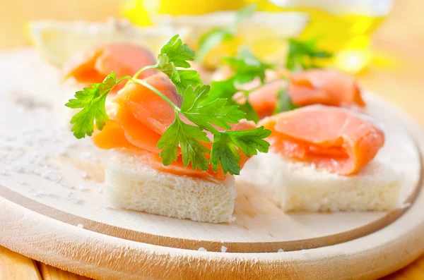 Salmon with bread — Stock Photo, Image