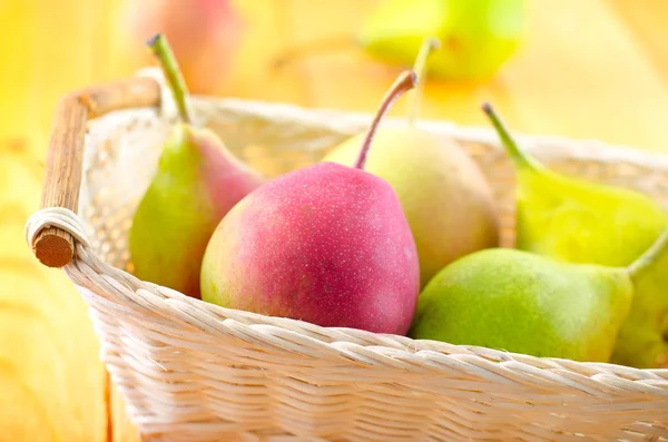 Pears in a basket — Stock Photo, Image