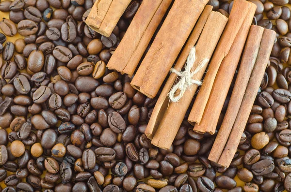 Cinnamon and coffee — Stock Photo, Image