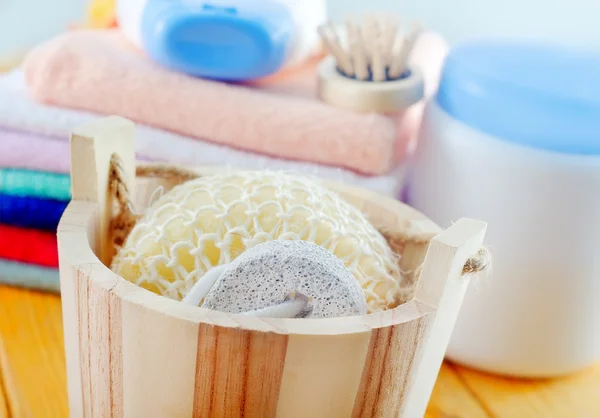 Hairbrush and towels — Stock Photo, Image