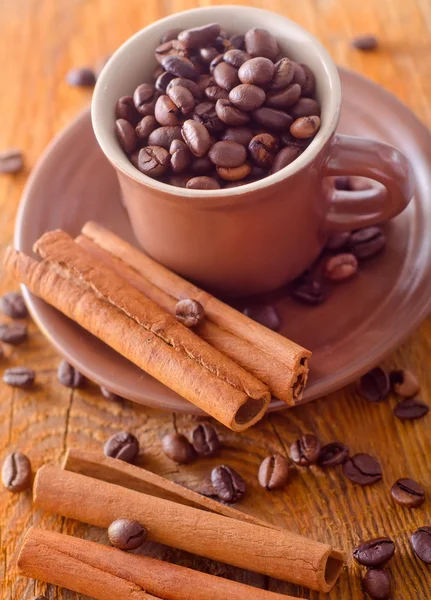 Coffee and cinnamon — Stock Photo, Image