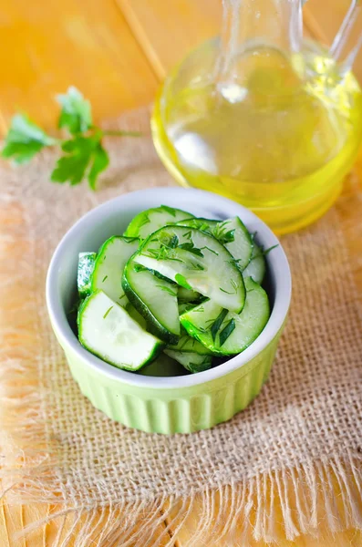Salada com pepino — Fotografia de Stock