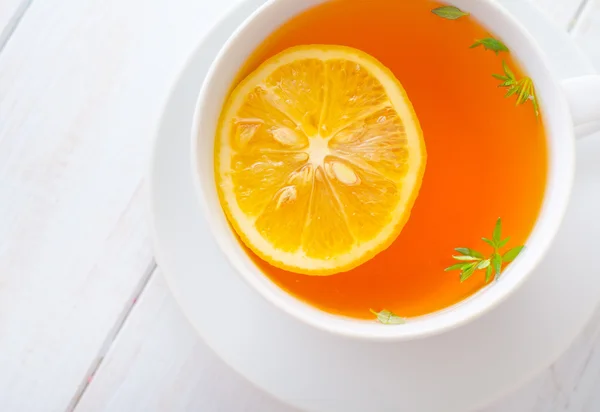 Fresh tea with lemon — Stock Photo, Image