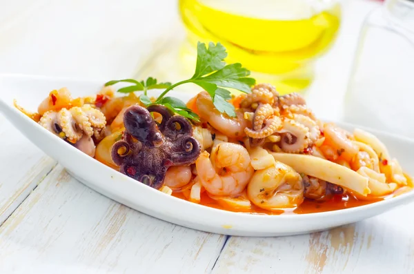 Salada com frutos do mar — Fotografia de Stock