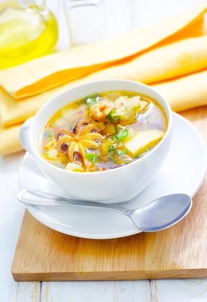 Frische Suppe mit Meeresfrüchten — Stockfoto
