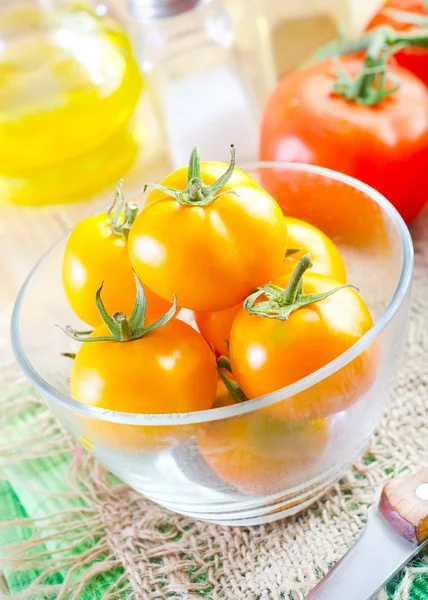Gul tomat — Stockfoto