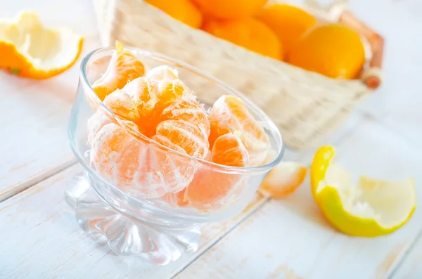 Mandarinen in einer Glasvase — Stockfoto