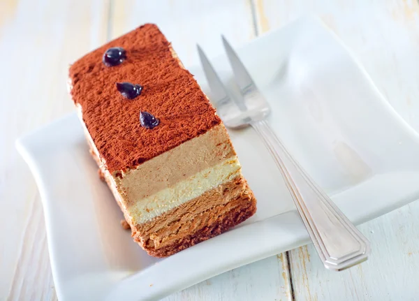 접시 위에 놓인 케이크 — 스톡 사진