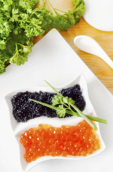 Kırmızı ve siyah havyar.