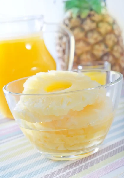 Pineapple and juice — Stock Photo, Image