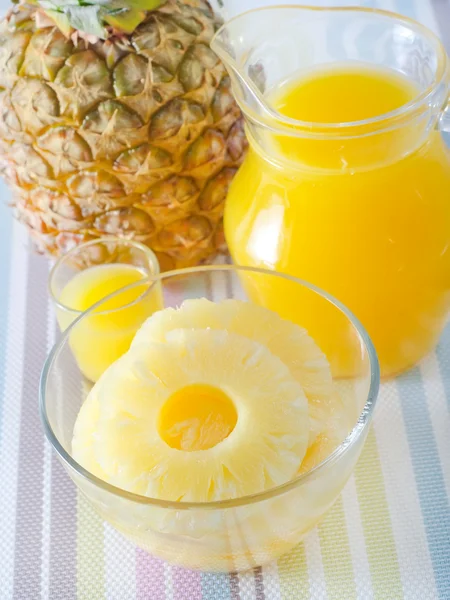 Pineapple and juice — Stock Photo, Image