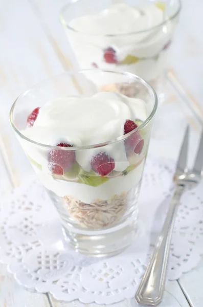 Havre flingor med yoghurt — Stockfoto
