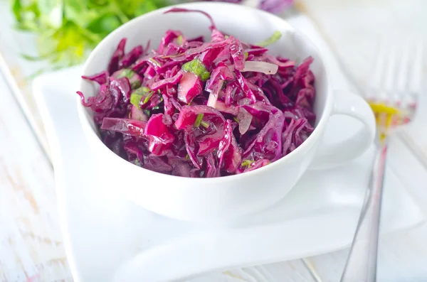 Salat mit Blaukraut — Stockfoto