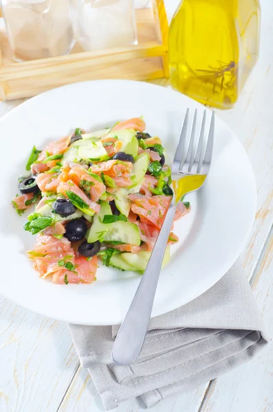 Salad with salmon — Stock Photo, Image