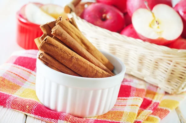 Manzanas y canela — Foto de Stock