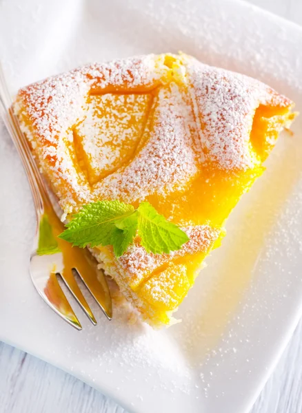 Pie with peach — Stock Photo, Image