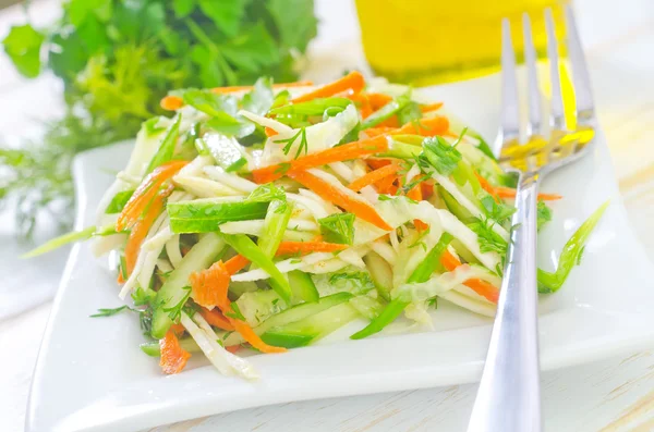 Ensalada fresca con verduras —  Fotos de Stock