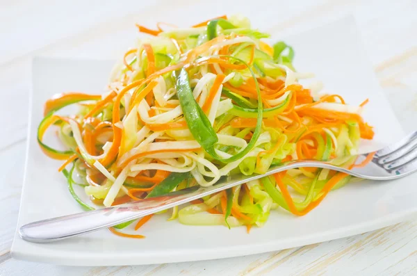 Ensalada con apio y zanahoria —  Fotos de Stock