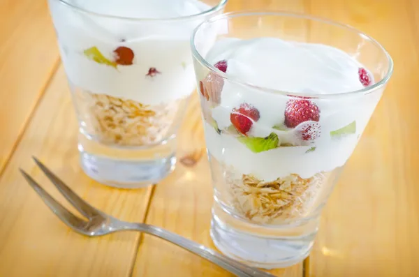Yoghurt en Haver vlokken — Stockfoto