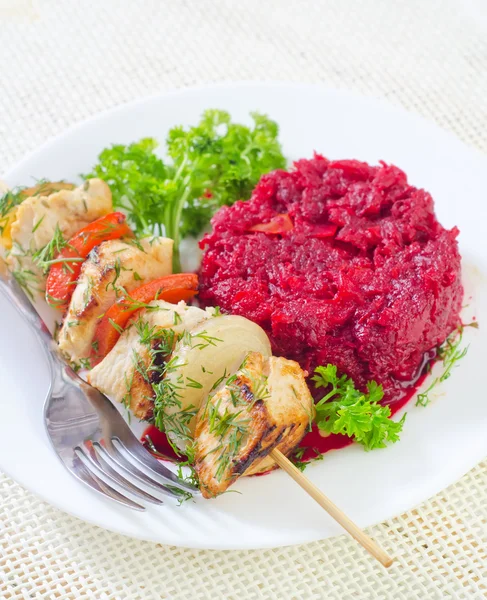 Kebab con ensalada — Foto de Stock