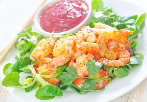 Fried shrimps with sauce — Stock Photo, Image