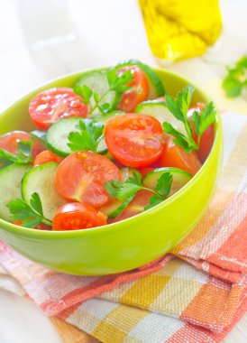 bir kase salata