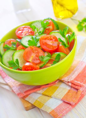 bir kase salata