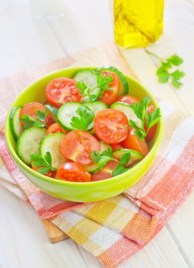 bir kase salata
