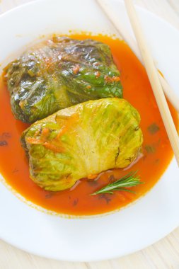 bir kasede dolma