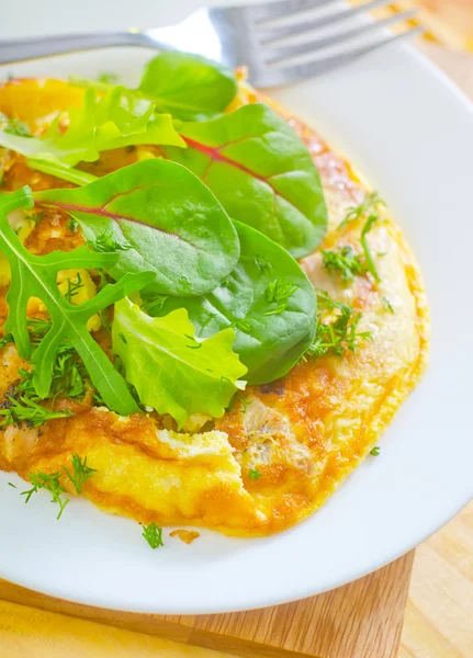 Omelet with herbs — Stock Photo, Image