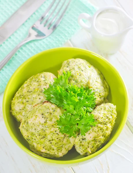 Schnitzel aus Hühnchen und Gemüse — Stockfoto