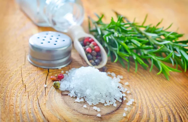 Mořská sůl a koření — Stock fotografie