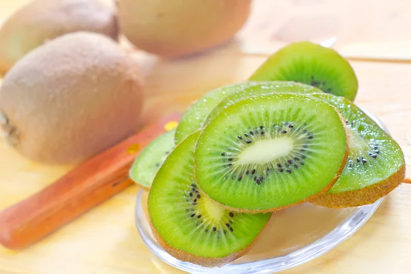 Ferske kiwi – stockfoto