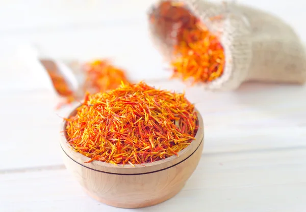 Saffron in a bowl — Stock Photo, Image
