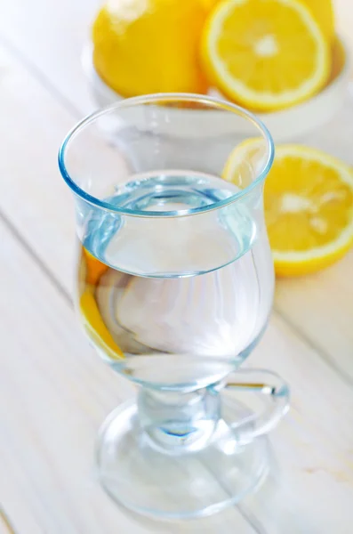 Acqua con limoni — Foto Stock