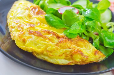 omelette with salad clipart