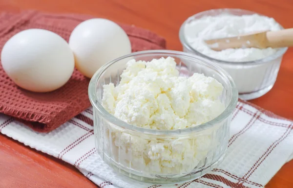 Cottage and eggs — Stock Photo, Image