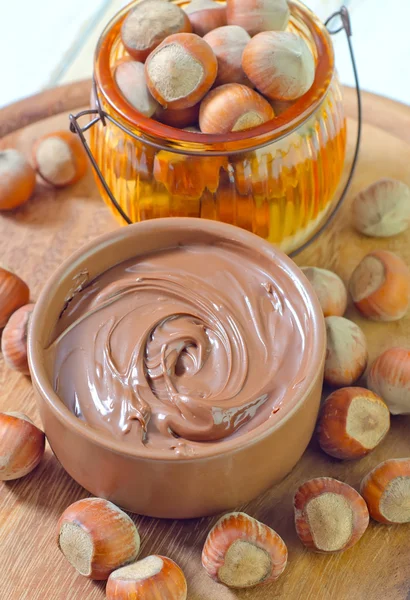 Creame with hazelnuts — Stock Photo, Image