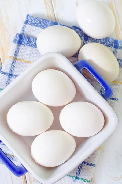 Raw eggs — Stock Photo, Image