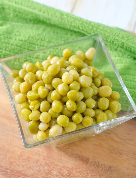 Peas in a bowl — Stock Photo, Image