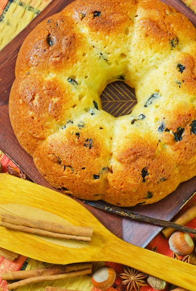 Gâteau sur une assiette — Photo