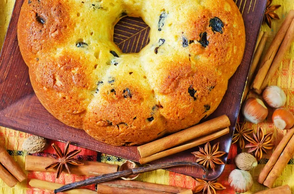 Gâteau sur une assiette — Photo