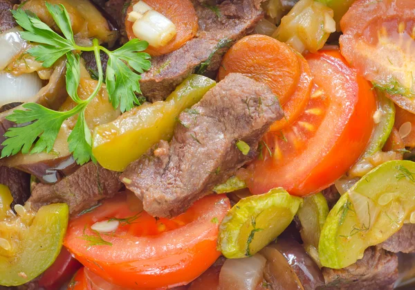 Carne al forno con verdure — Foto Stock