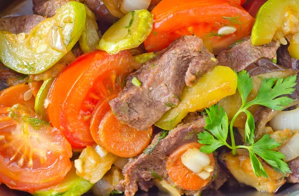 Carne al forno con verdure — Foto Stock