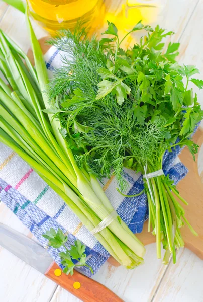 Cebola e outros verdes — Fotografia de Stock