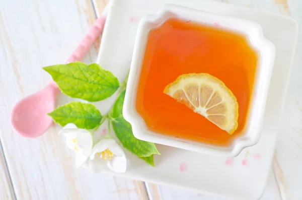 Жасмин чай с лимоном — стоковое фото