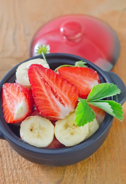 Ensalada de fresa y plátano — Foto de Stock