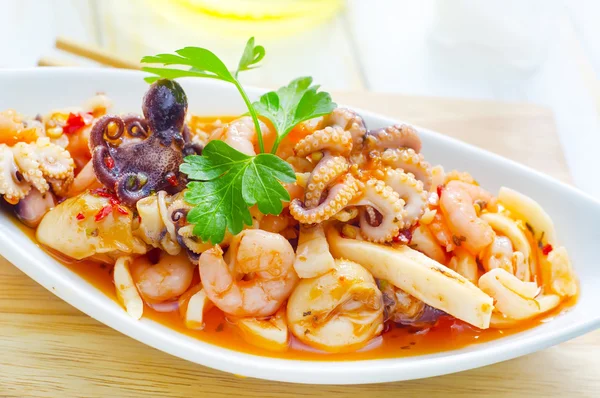 Salad with seafood — Stock Photo, Image